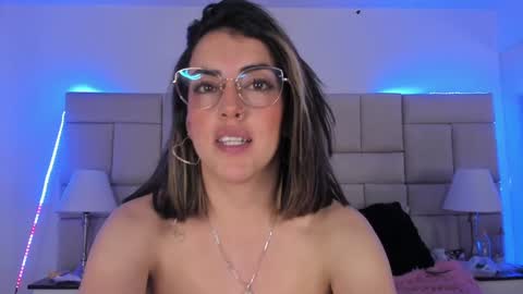 Snapshot of isis_loveyes_ chatting on December 10, 2024, 10:47 pm Pauli online show from December 10, 2024, 10:47 pm