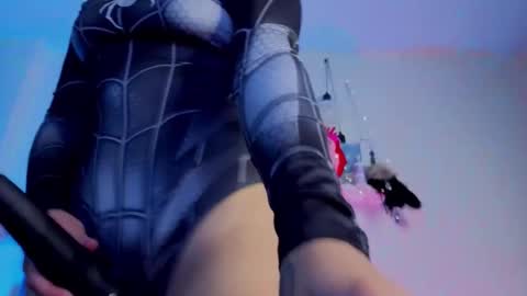 Isisjones18 online show from February 12, 2026, 3:34 am