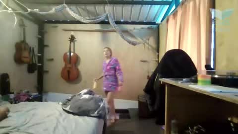 Snapshot of isissun03 chatting on February 15, 2026, 10:50 pm Isis SUN online show from February 15, 2026, 10:50 pm