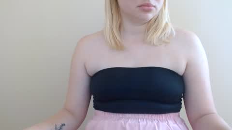 Isla online show from July 18, 2026, 6:39 am