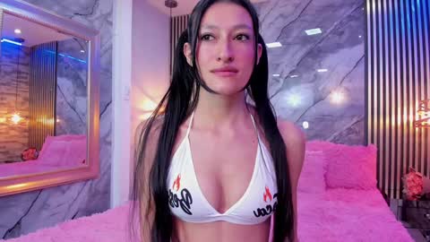 Snapshot of isla_jhons chatting on February 1, 2025, 1:30 pm Isla online show from February 1, 2025, 1:30 pm