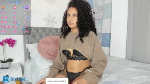 Isla Blue online show from April 16, 2026, 2:45 am