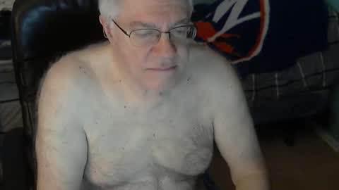 islesman22 online show from December 17, 2025, 12:00 pm