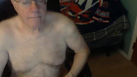 islesman22 online show from April 15, 2026, 9:27 am