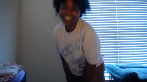Snapshot of islothonit chatting on June 23, 2026, 9:46 pm Sharice online show from June 23, 2026, 9:46 pm