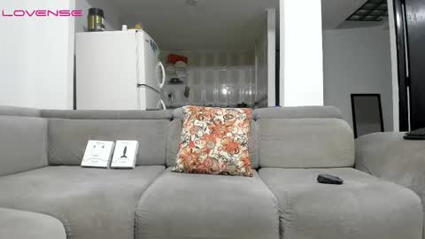 Isabella  online show from November 9, 2025, 5:00 pm