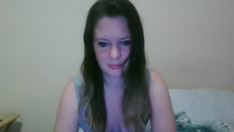 issamayy333 online show from October 17, 2025, 3:20 am