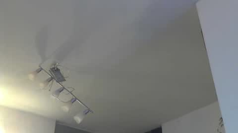 issazorro online show from March 26, 2026, 2:17 am