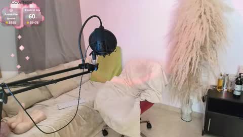 Iseey online show from February 19, 2026, 3:13 am