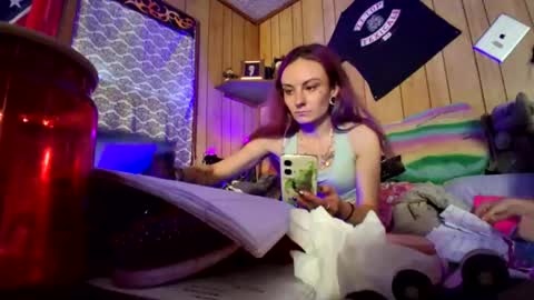 Snapshot of issyamazin667 chatting on January 18, 2026, 5:39 pm Girlnextdoor online show from January 18, 2026, 5:39 pm