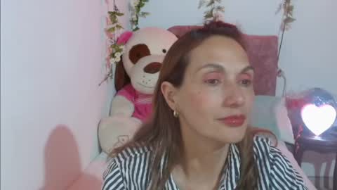 Itala Gomez online show from November 2, 2025, 2:14 am