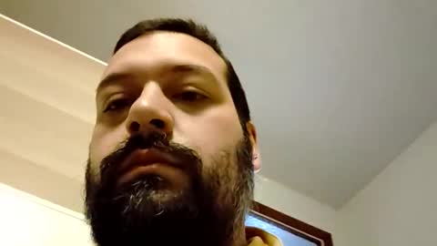 italianbigboy932 online show from April 5, 2026, 10:34 am