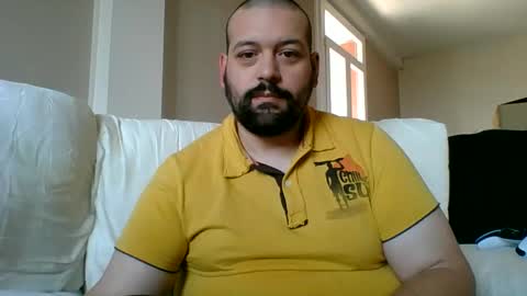 italianbigboy932 online show from May 20, 2026, 11:38 am