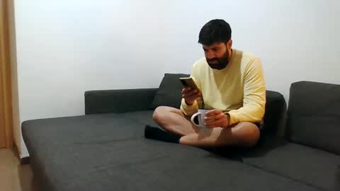 italianboybcn online show from December 28, 2024, 7:33 am