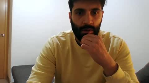 italianboybcn online show from December 28, 2024, 10:36 am