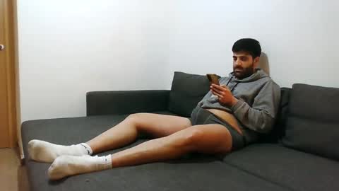 italianboybcn online show from December 29, 2024, 6:38 pm