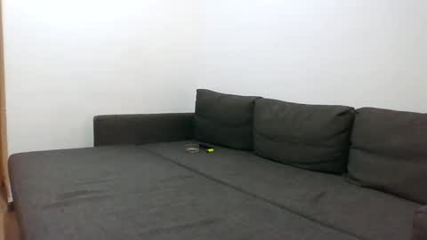 italianboybcn online show from December 29, 2024, 9:41 pm