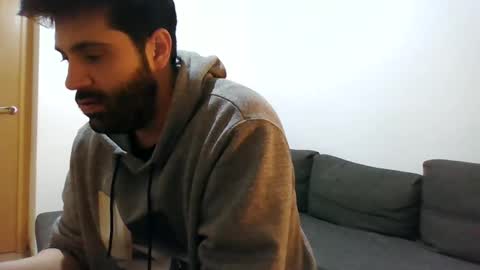 italianboybcn online show from December 31, 2024, 9:31 am