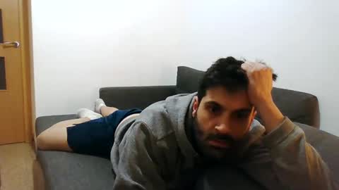 italianboybcn online show from December 31, 2024, 3:42 pm