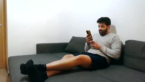 italianboybcn online show from January 3, 2025, 8:43 am