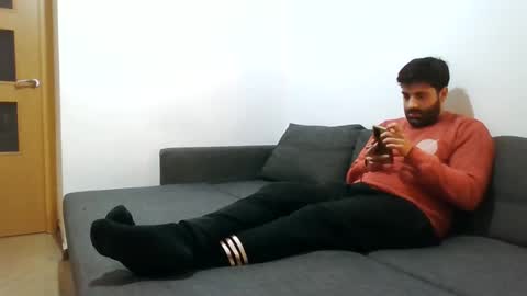 italianboybcn online show from January 3, 2025, 11:44 pm