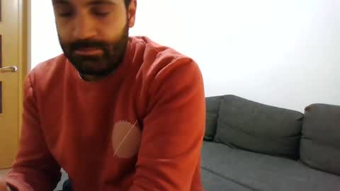 italianboybcn online show from January 4, 2025, 8:17 am