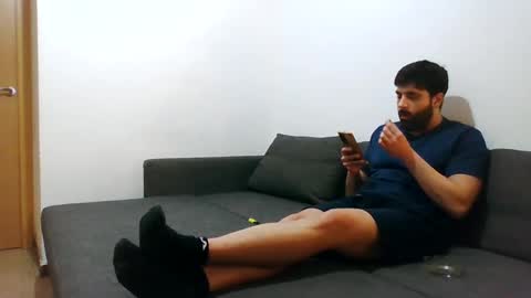 italianboybcn online show from January 6, 2025, 1:52 pm