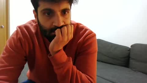 italianboybcn online show from January 6, 2025, 10:58 pm