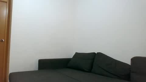 italianboybcn online show from January 7, 2025, 9:14 pm