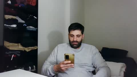 italianboybcn online show from January 15, 2025, 8:30 am