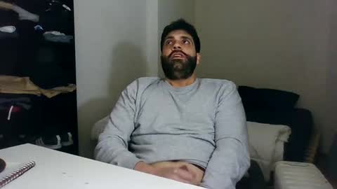 italianboybcn online show from January 15, 2025, 9:51 pm