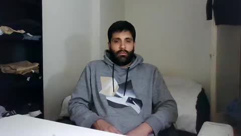 italianboybcn online show from February 27, 2025, 9:58 pm