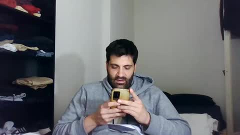 italianboybcn online show from March 6, 2025, 8:52 am