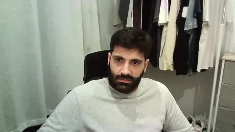 italianboybcn online show from October 9, 2025, 7:34 pm