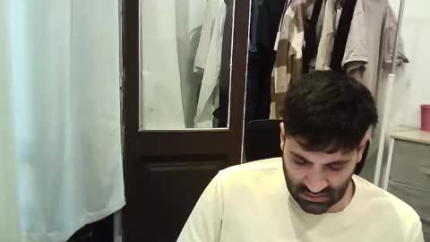 italianboybcn online show from November 9, 2025, 8:12 am