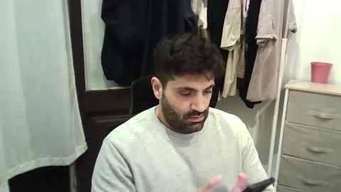 italianboybcn online show from November 9, 2025, 8:18 pm