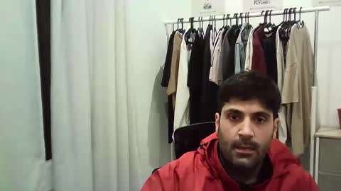 italianboybcn online show from January 11, 2026, 9:42 pm