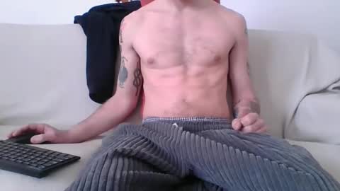 Snapshot of italiansire chatting on March 3, 2026, 9:37 am italiansire online show from March 3, 2026, 9:37 am