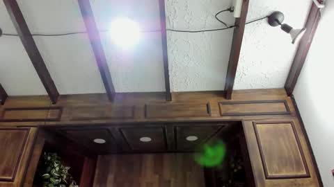 Italo Moore online show from November 15, 2025, 12:13 pm