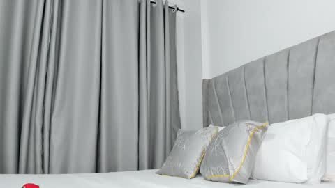 Snapshot of its_canella chatting on January 10, 2026, 3:30 am canella online show from January 10, 2026, 3:30 am