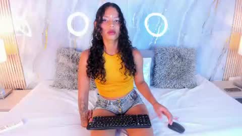 Snapshot of its_lexie chatting on June 18, 2026, 1:04 pm Lexie online show from June 18, 2026, 1:04 pm