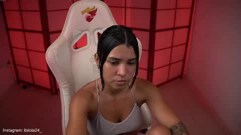 Snapshot of its_lola chatting on May 8, 2026, 7:19 pm online show from May 8, 2026, 7:19 pm