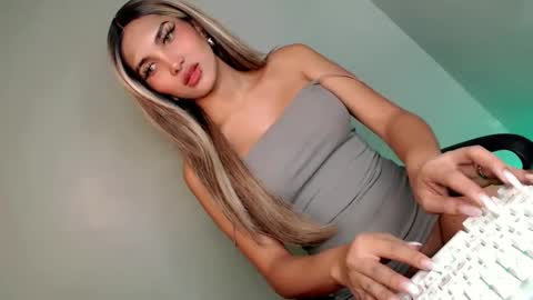 Bella online show from December 27, 2024, 8:13 am