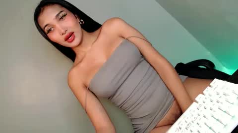 Bella online show from January 7, 2025, 4:50 am