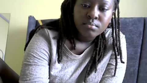 Snapshot of its_sweet chatting on February 6, 2025, 8:50 am BigAss horny online show from February 6, 2025, 8:50 am