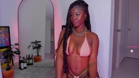 Snapshot of itslau_ chatting on February 9, 2025, 8:44 am lau online show from February 9, 2025, 8:44 am