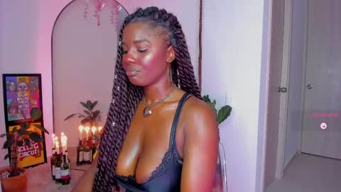 Snapshot of itslau_ chatting on February 25, 2025, 4:35 am lau online show from February 25, 2025, 4:35 am