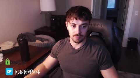 Snapshot of itslukiepooh chatting on March 18, 2026, 10:46 pm Itslukiepooh online show from March 18, 2026, 10:46 pm