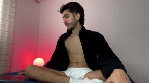 itsmartin_ online show from February 16, 2026, 2:24 pm