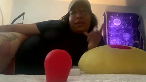 itsmehhhh online show from November 7, 2025, 9:59 pm